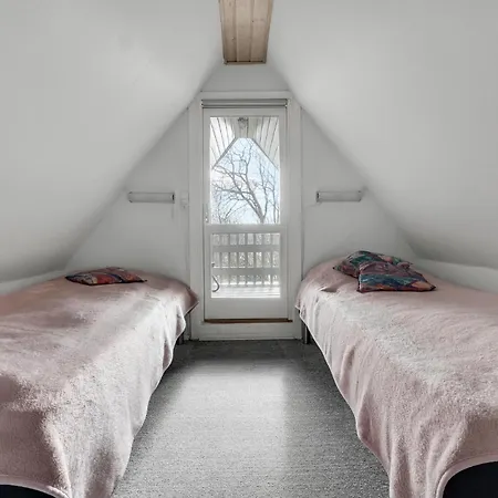 2 Bedroom Amazing In Thyholm
