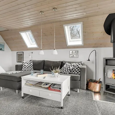2 Bedroom Amazing In Prázdninový dům *