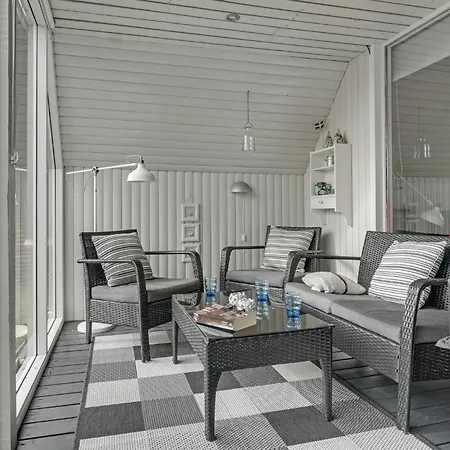 2 Bedroom Amazing In Prázdninový dům *